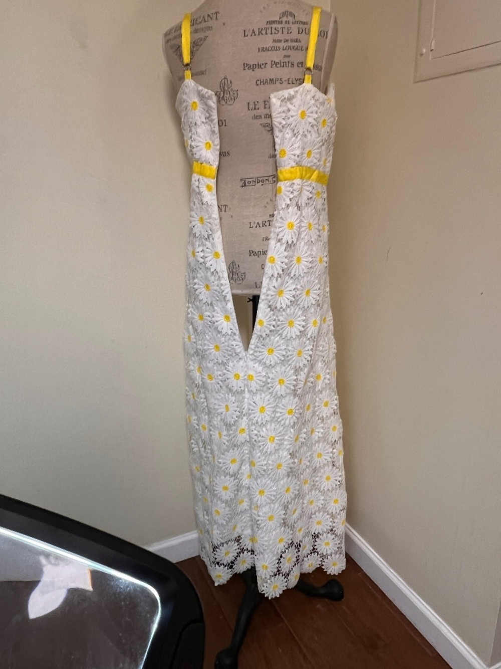 Boston Proper Daisy Lace Maxi Sleeveless Dress White/Yellow size S 12 - cute! - Picture 3 of 12